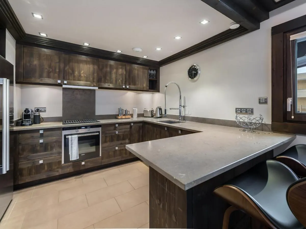 Luxueux Appartement 4 Chambres Avec Parking Au Centre De Courchevel 1650 - Fr-1-563-64